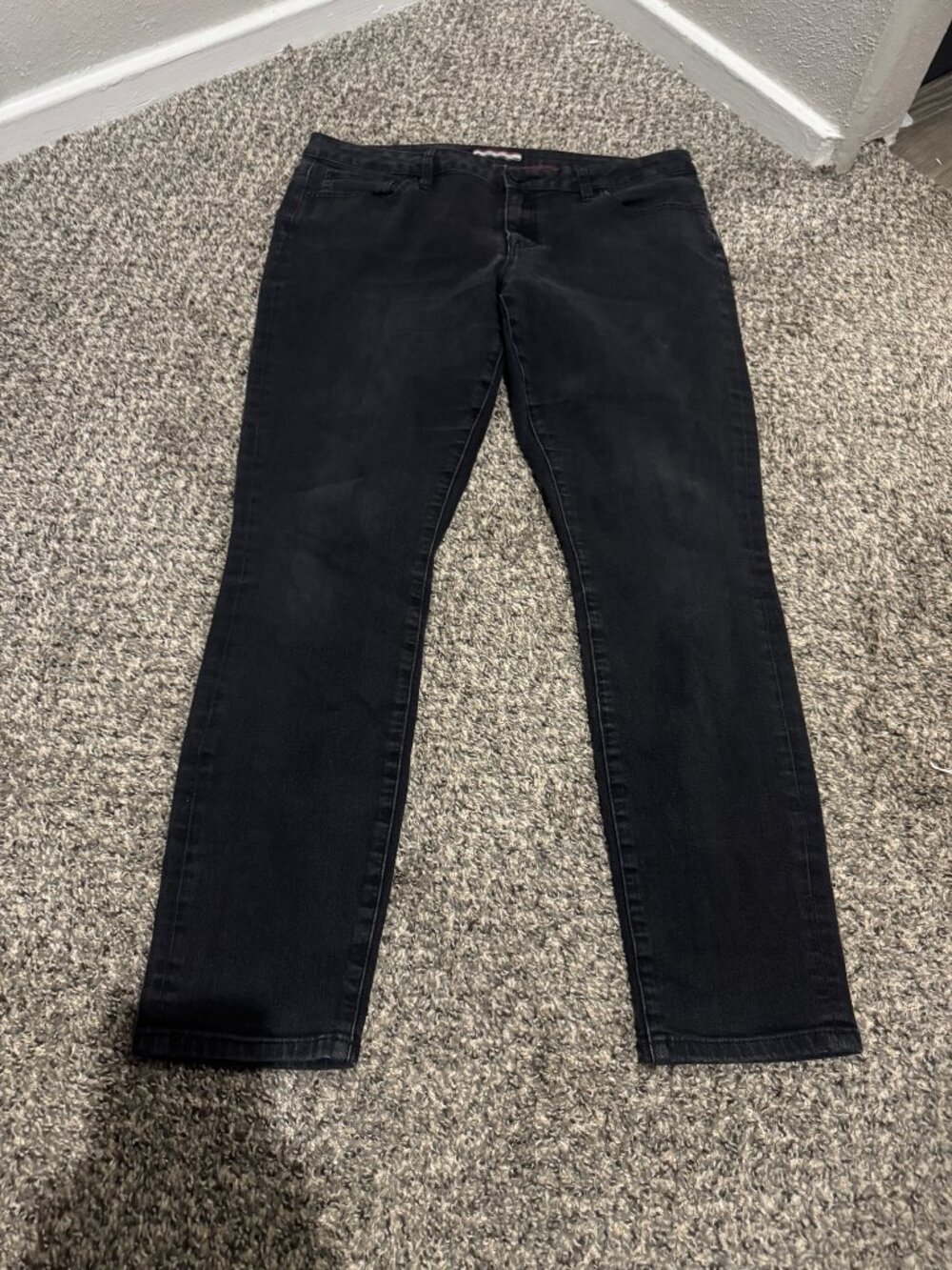 Tommy Hilfiger women’s black skinny jeans